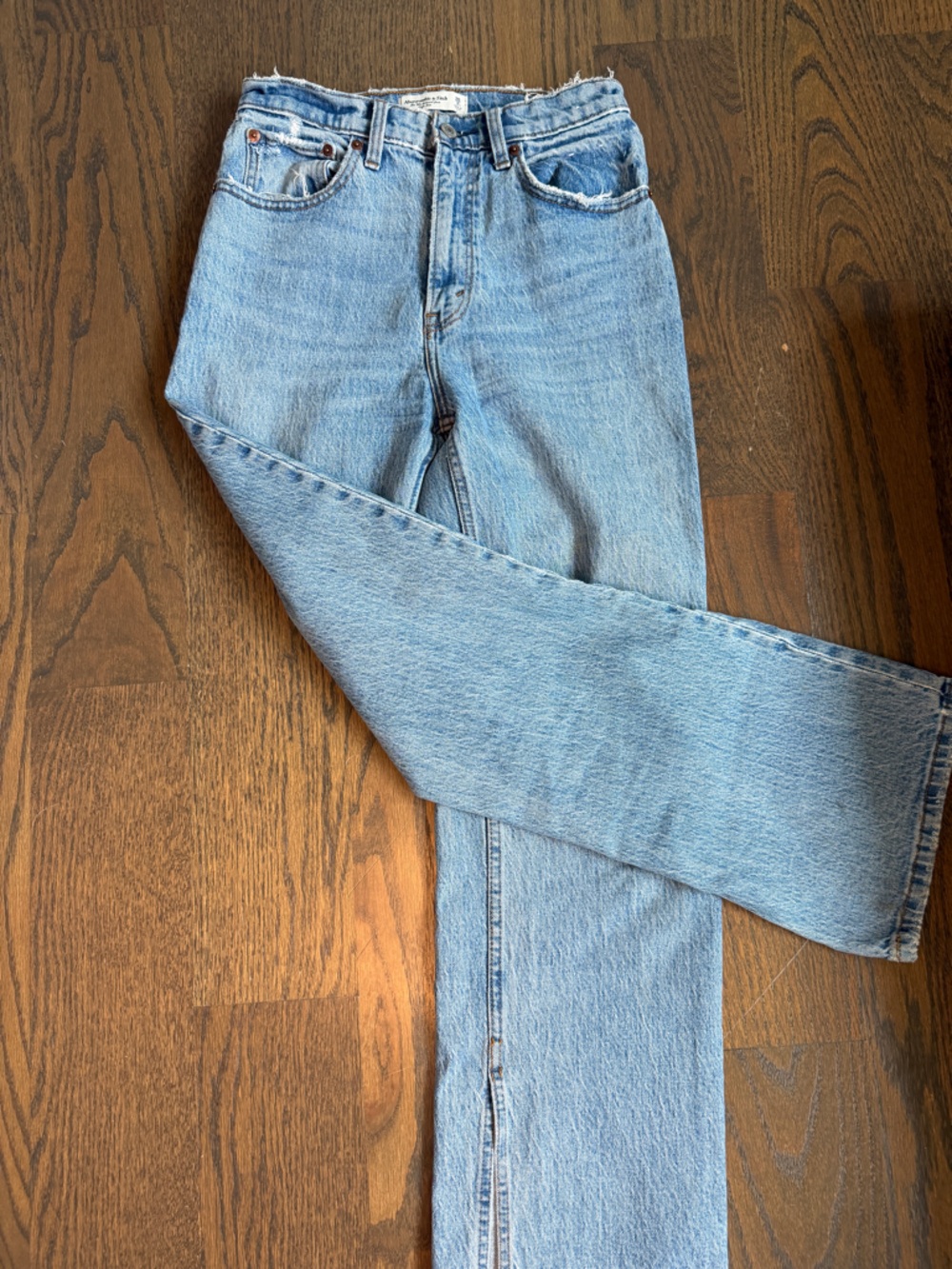 Abercrombie & Fitch Light Blue High-Waist Straight Jeans - Picture 3 of 4
